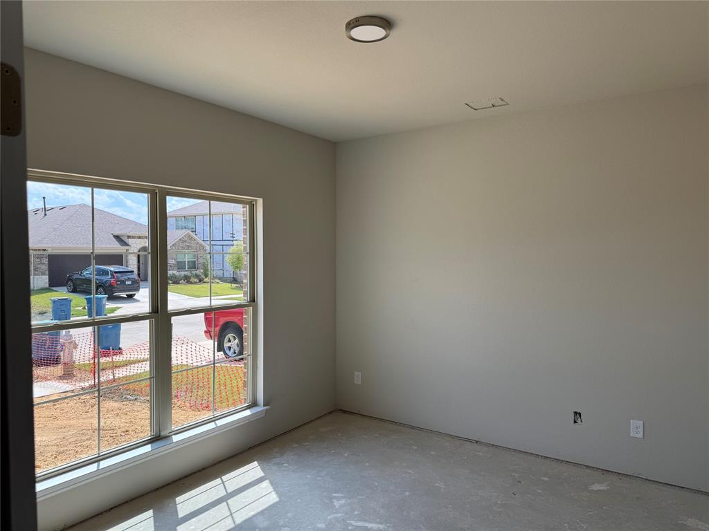 1033 Nighthawk Trail