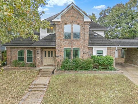 2004 Misty Creek Drive Arlington TX 76017