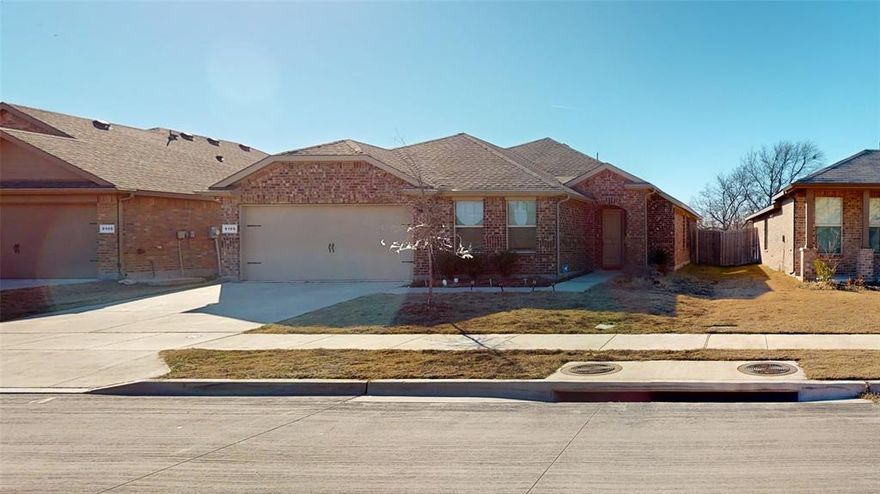 No PID, No MUD! Eagle Mtn-Saginaw ISD! Come see this spacious 5 bedroom, 2 bathroom conveniently located near downtown Ft Worth, Alliance Town Center, Tanger Premium outlets , and 30 minutes from DFW Airport! Don't forget to check out the 3D Virtual Tour!