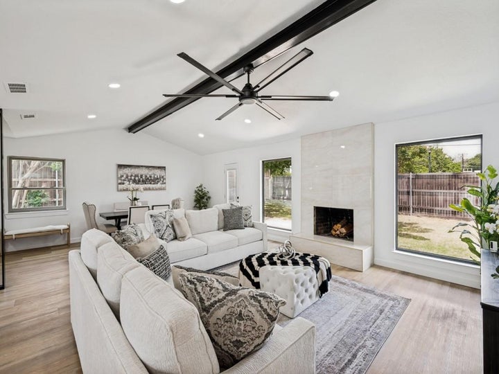 Photo 1 of 18 — 8100 Bobwhite Drive, Frisco, TX 75034