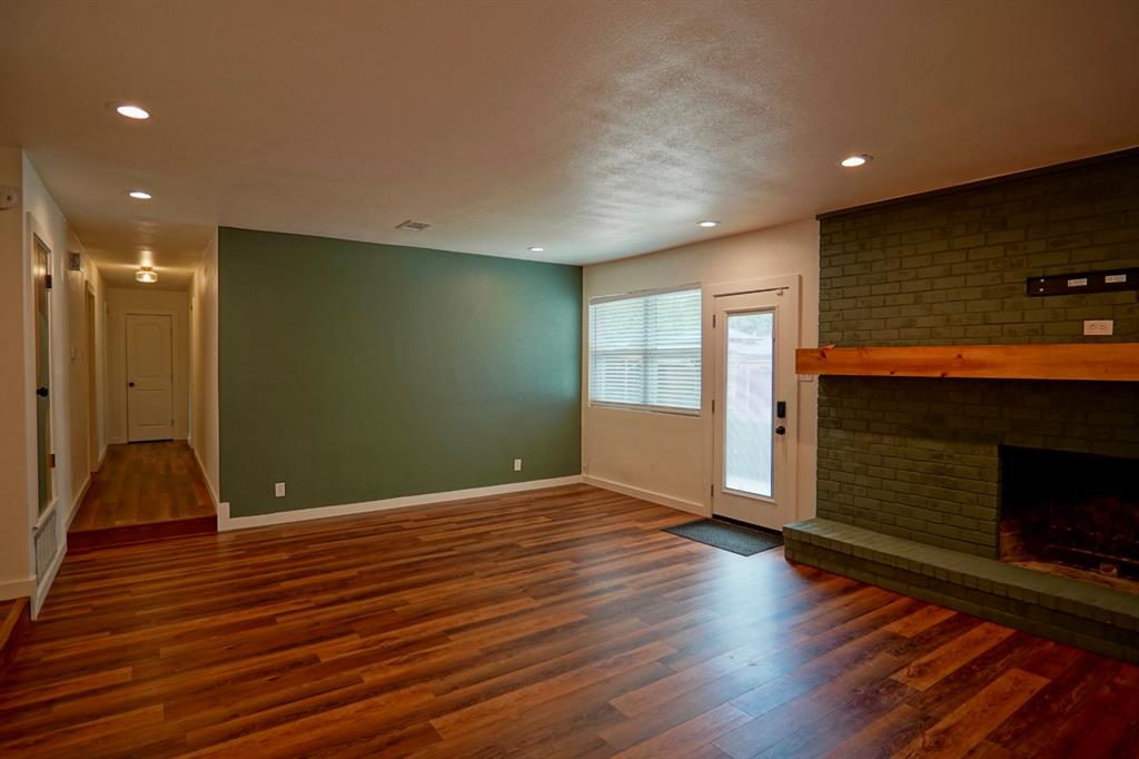 3260 Clark Lane