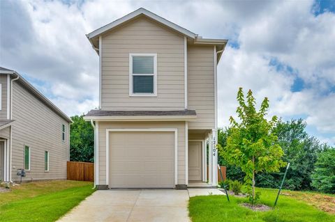 Photo of 12104 Steeplechase Drive, Providence Village, TX 76227 (MLS # 21307985)