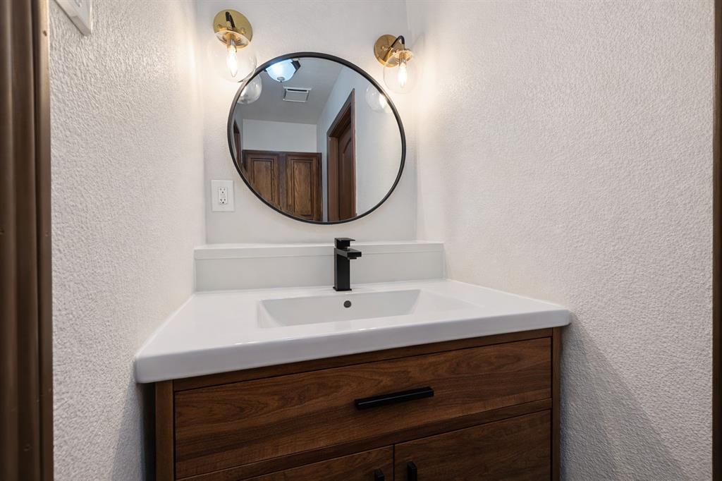 Cloisters Condo The - Residential