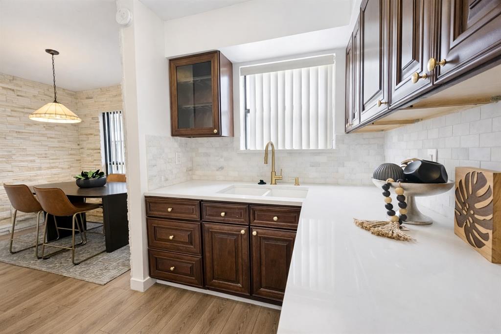 Cloisters Condo The - Residential