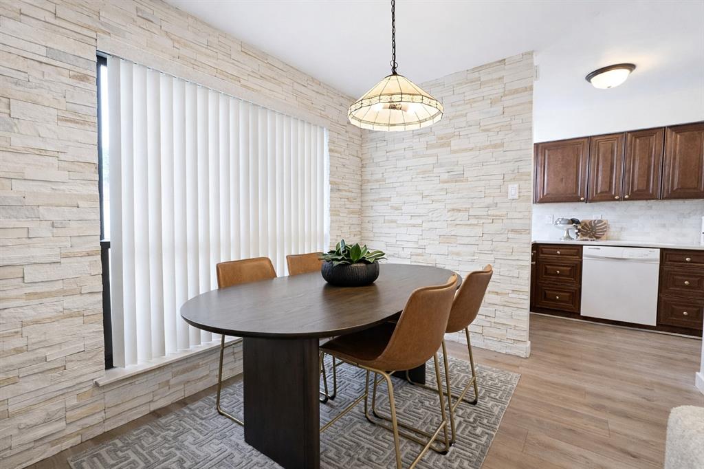 Cloisters Condo The - Residential