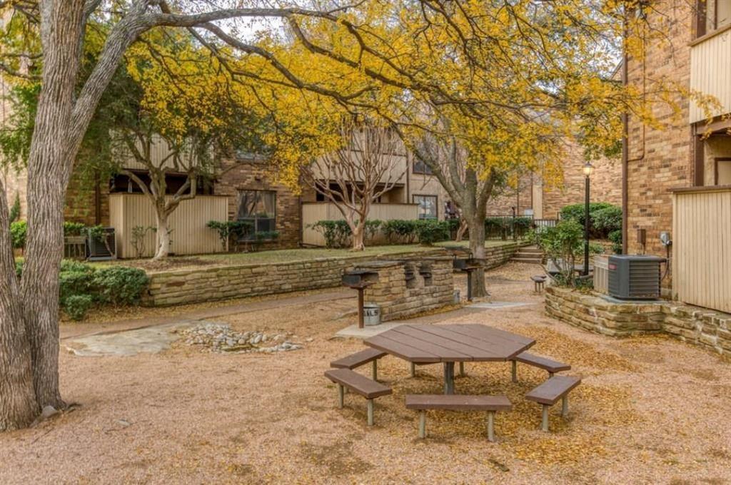 Cloisters Condo The - Residential