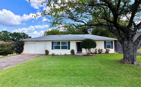 1705 S College Avenue Decatur TX 76234