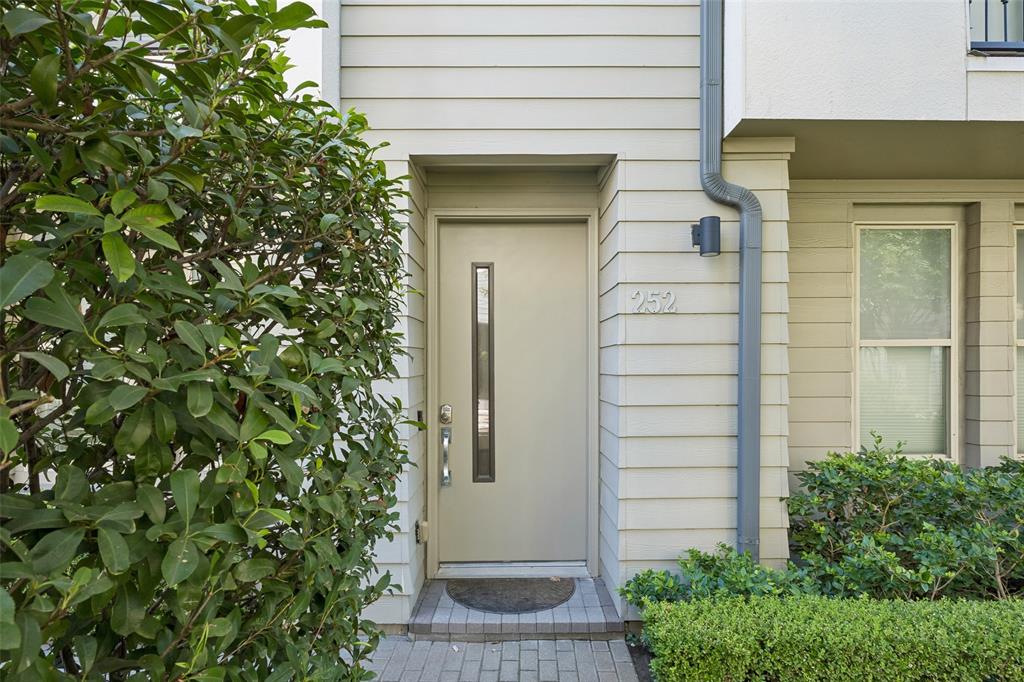 4211 Rawlins Street 252