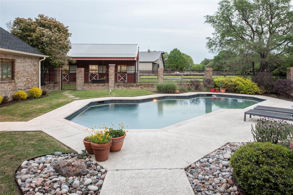 1400 Lynn Lane
