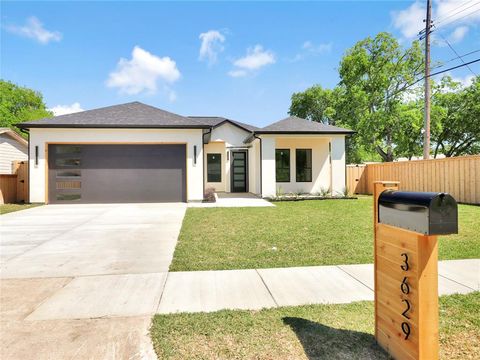 Photo of 3629 Vancouver, Fort Worth, TX 76119 (MLS # 21234045)