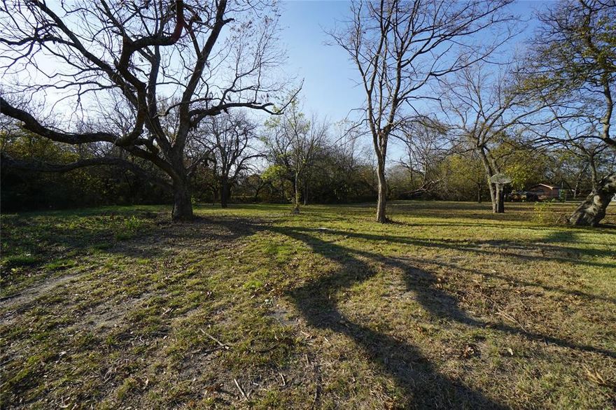 Great opportunity to build your home that is centrally located not far from the downtown area of Bonham. Very close to churches, and schools, newer home construction has taken place around the area...The lot has nice shade trees and would have a large front and back yard depending how you designed your home blueprints. Sign is located on property between the 2 large Crepe Myrtle trees go and walk the property. New survey is in place and closing would be held at Cole Title Company.