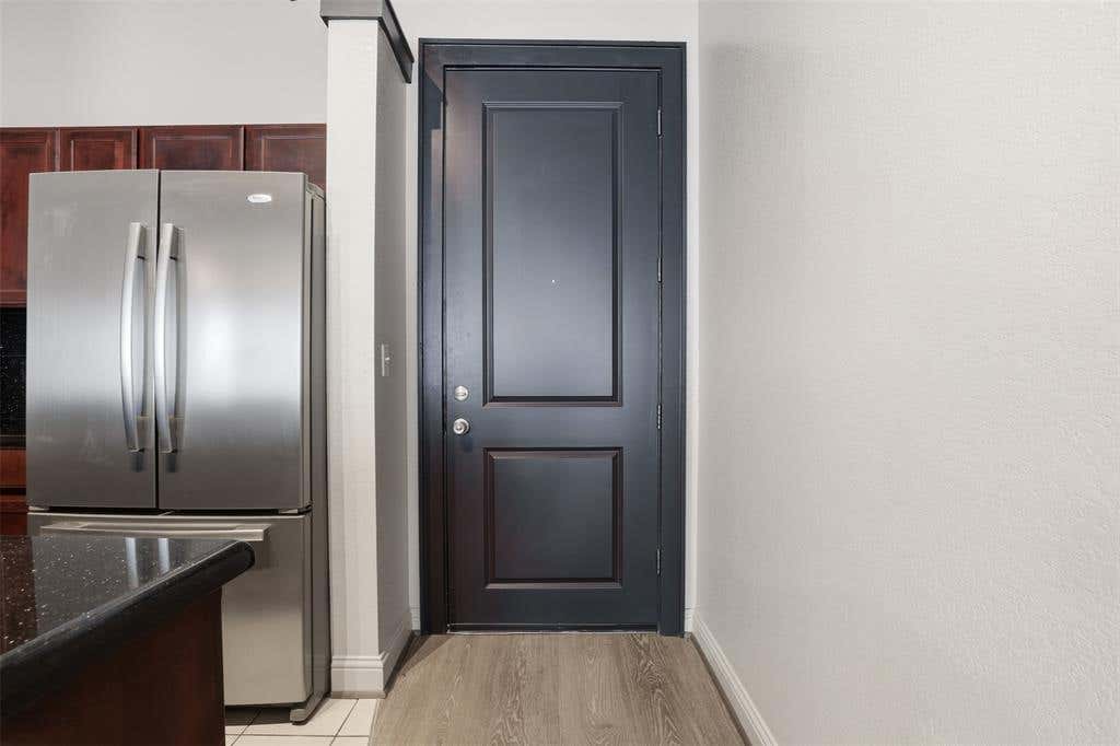 Photo of 928 Lipscomb Street #204, Fort Worth, TX 76104 (MLS # 21268708)