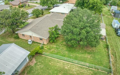 Tiny photo for 914 S Ave N, Clifton, TX 76634 (MLS # 21210365)