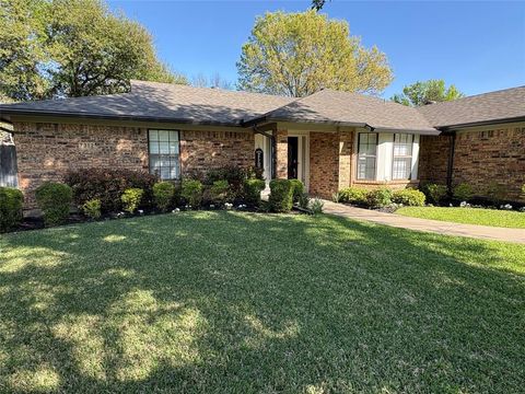 7312 Hialeah Circle W North Richland Hills TX 76182