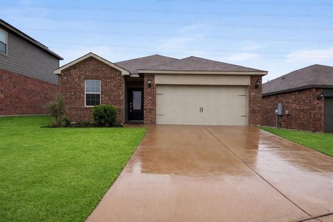 Photo of 6341 Opal Hill Court, Fort Worth, TX 76179 (MLS # 21205032)