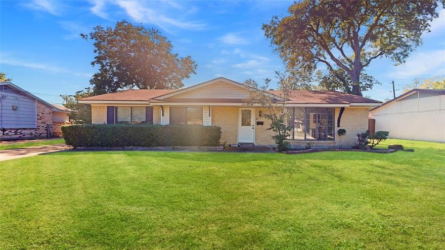 MOVE IN READY! Adorable single-story with beautiful brick elevation. Central Richardson location just minutes from 635, 75 and George Bush! Inside you will find 3 bedrooms and 2 full baths. Well-maintained home offers updates such as laminate flooring throughout, neutral paint tones, vaulted beam ceilings, extensive crown molding, both baths updated with granite counter vanities, and MORE! Spacious backyard area with large deck and detached 2-car garage!