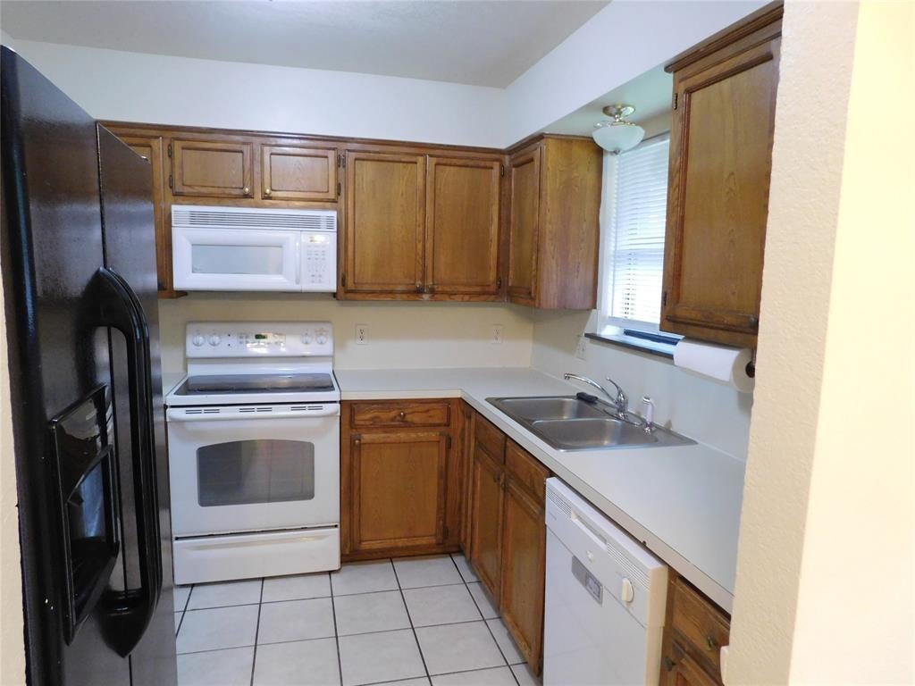 Photo of 304 Joshua Street, Denton, TX 76209 (MLS # 21298772)
