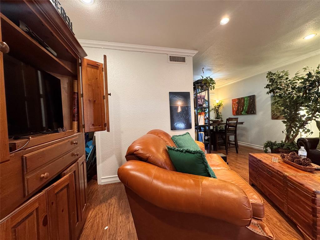 3007 Valley Meadow Drive 3005