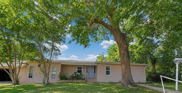 701 W SAUNDERS ST, TRENTON, TX 75490 - Image 8febdeeef21b4c98af150f5e8d4a0acc/557201831