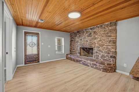 Tiny photo for 405 S Hannaford Street, Granbury, TX 76048 (MLS # 21194604)