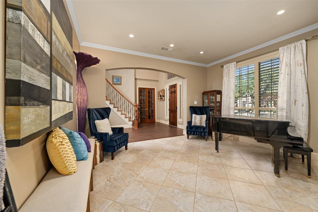 5115 Shoreline Drive