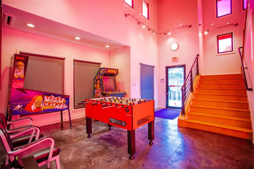 Oaks The Arlington - Commercial Lease