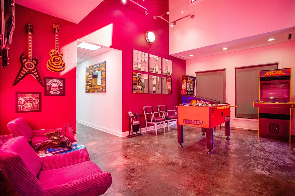 Oaks The Arlington - Commercial Lease