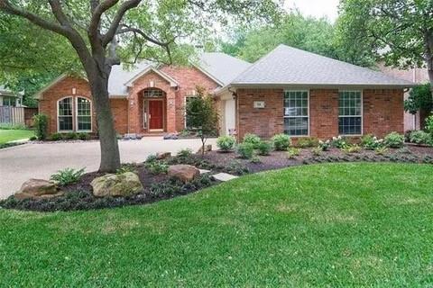 Photo of 728 Ashleigh Lane, Southlake, TX 76092 (MLS # 21389895)