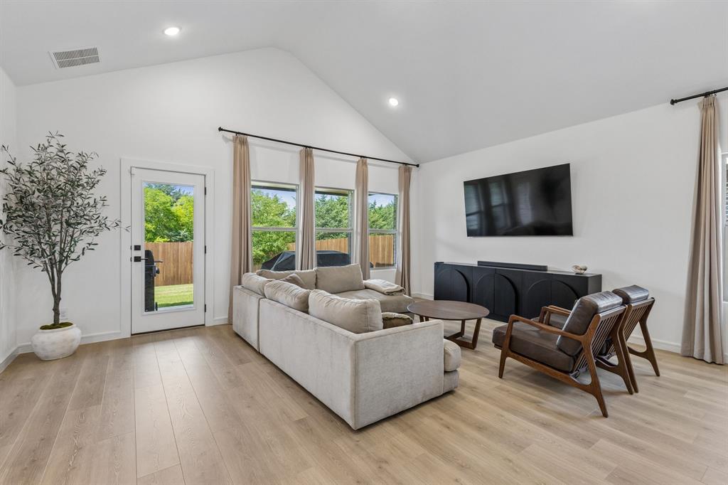 CALDWELL LAKES PH 1 - Residential