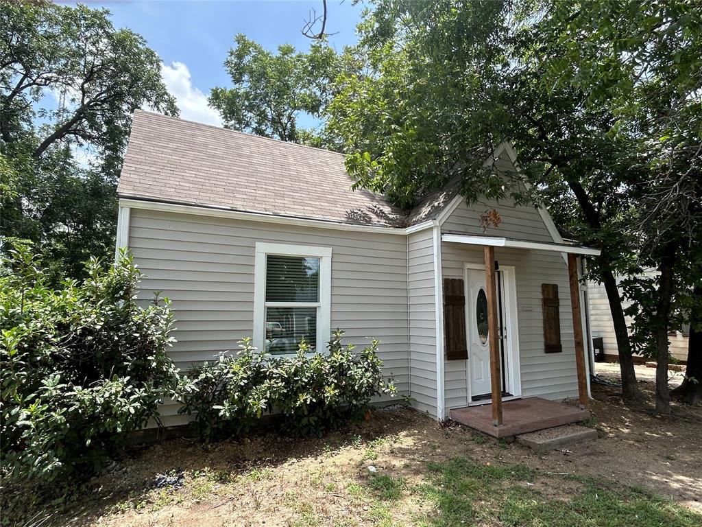 600 E Robert Street