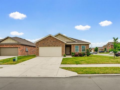 Photo of 1533 Ancer Way, Fort Worth, TX 76052 (MLS # 21242547)