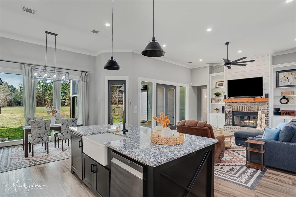 Pierre Point - Residential