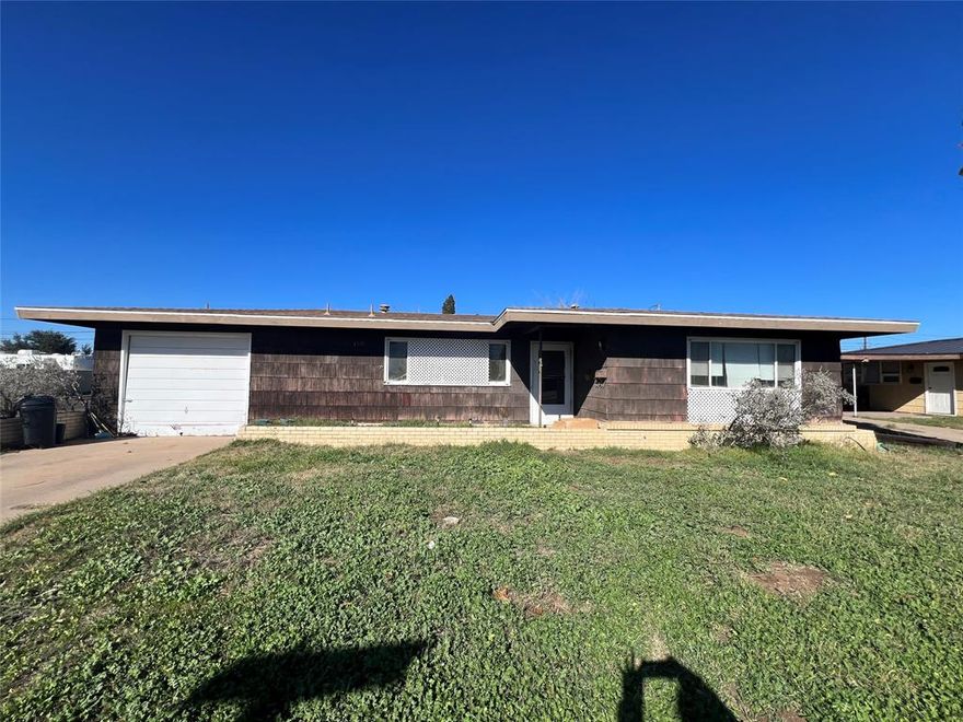 Lots of potential with this 2 bedroom 1 bath home on a nice size corner lot. Large living area and galley style kitchen offer large windows for natural lighting. Buyer to verify all property information.