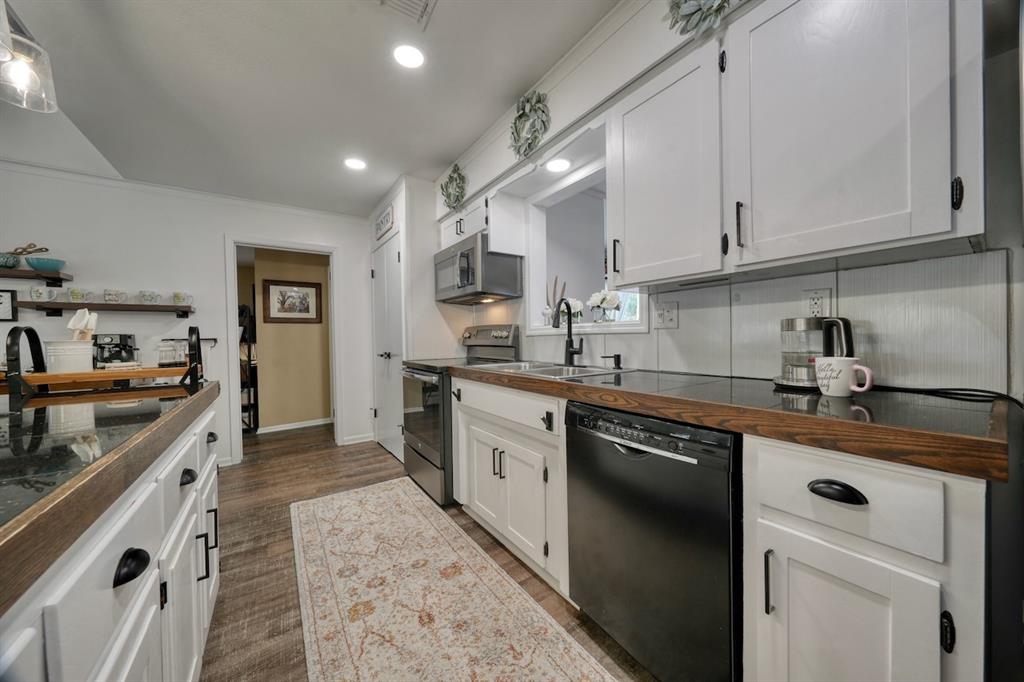 HIDE A WAY LAKE - Residential