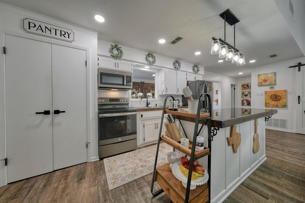 HIDE A WAY LAKE - Residential