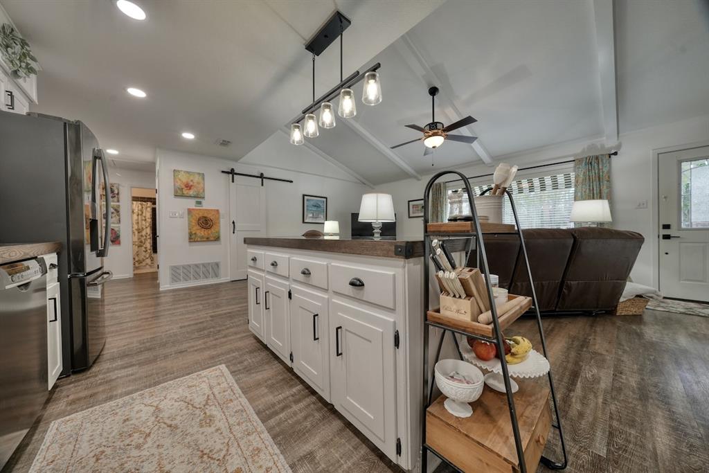 HIDE A WAY LAKE - Residential