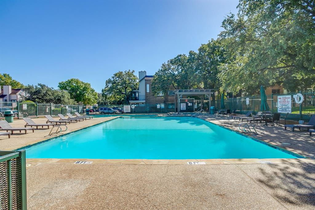 Arlington Oaks Condo - Residential