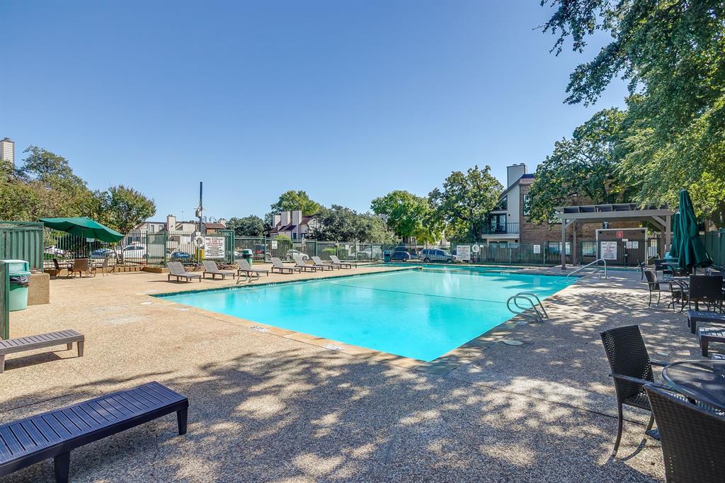 Arlington Oaks Condo - Residential