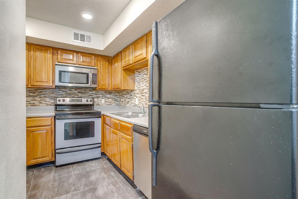 Arlington Oaks Condo - Residential