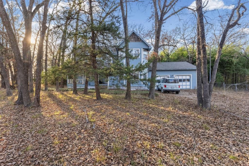 Photo of 2096 Private Road 3340, Greenville, TX 75402 (MLS # 21138833)