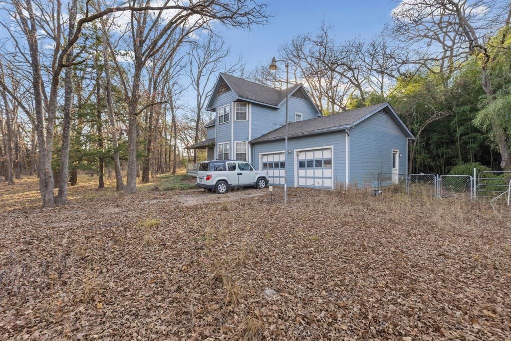 Photo of 2096 Private Road 3340, Greenville, TX 75402 (MLS # 21138833)