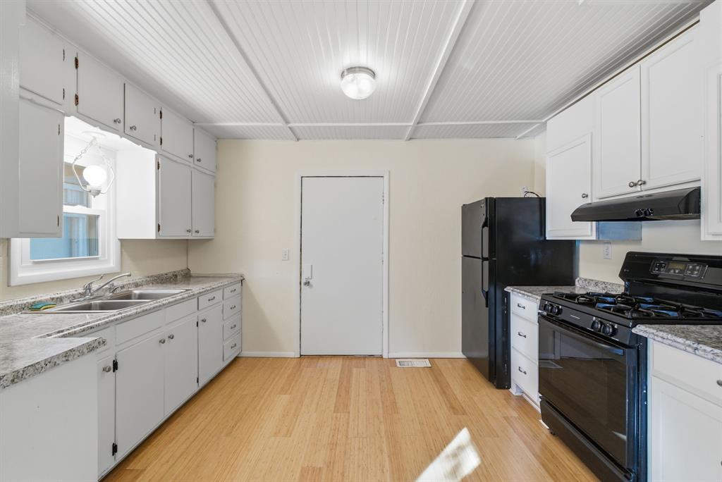 917 Carpenter Street