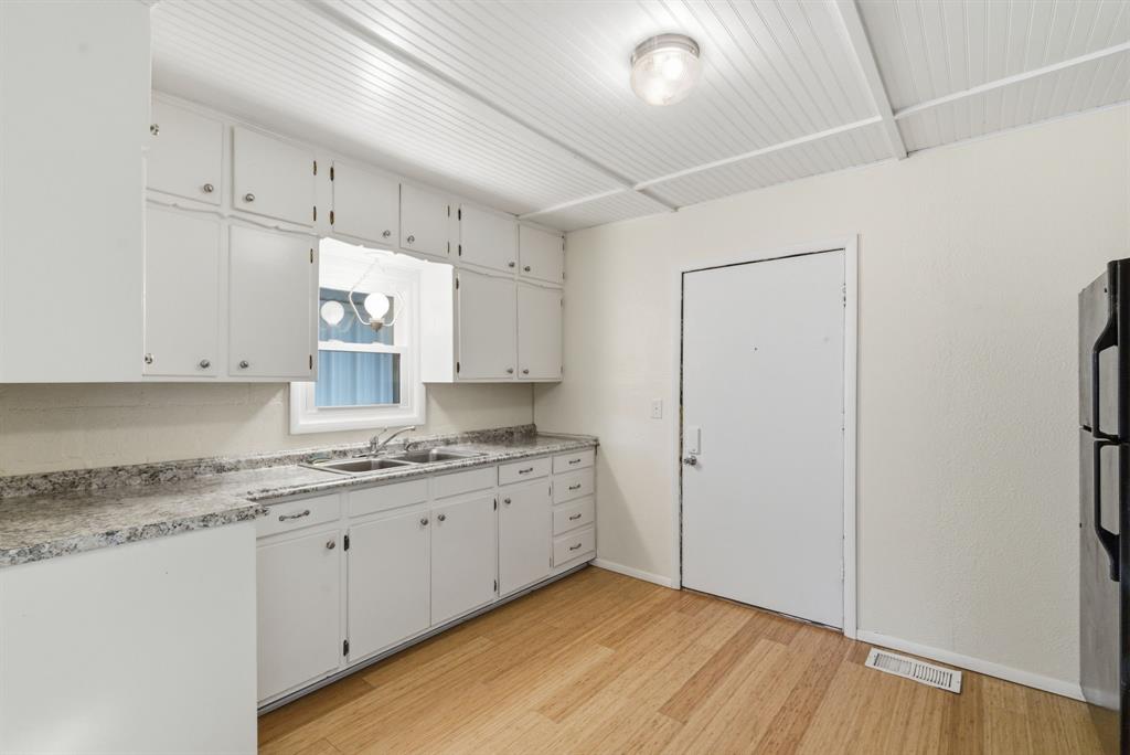 917 Carpenter Street