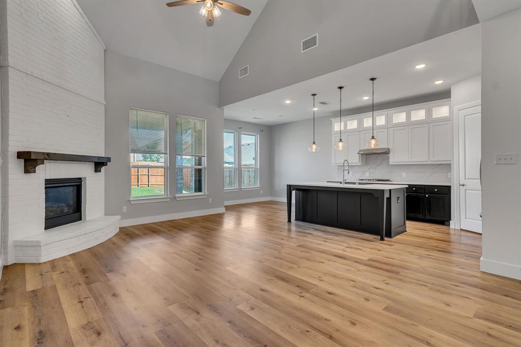 Morningstar Ph 3 Sec 8 - Residential Lease