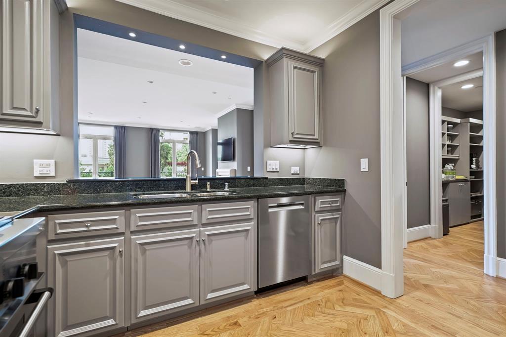3505 Turtle Creek 4E