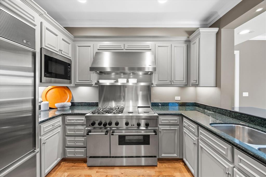 3505 Turtle Creek 4E