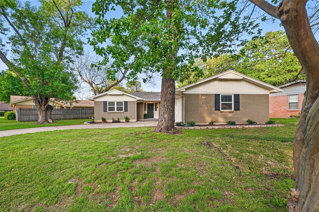 1302 Bluebonnet Trail