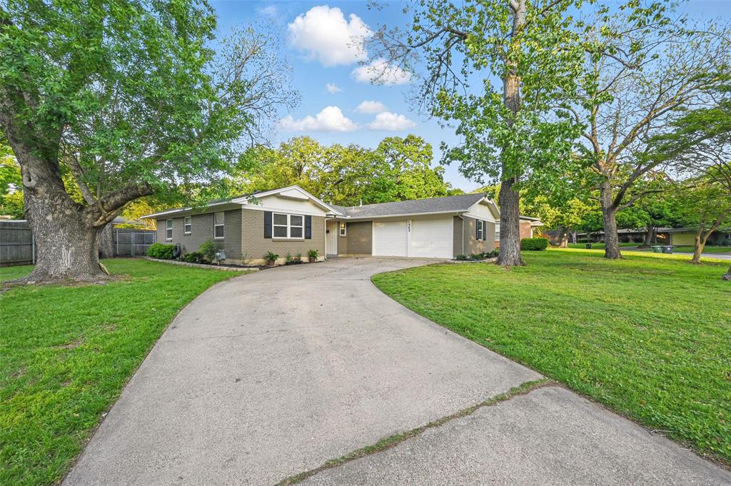 1302 Bluebonnet Trail