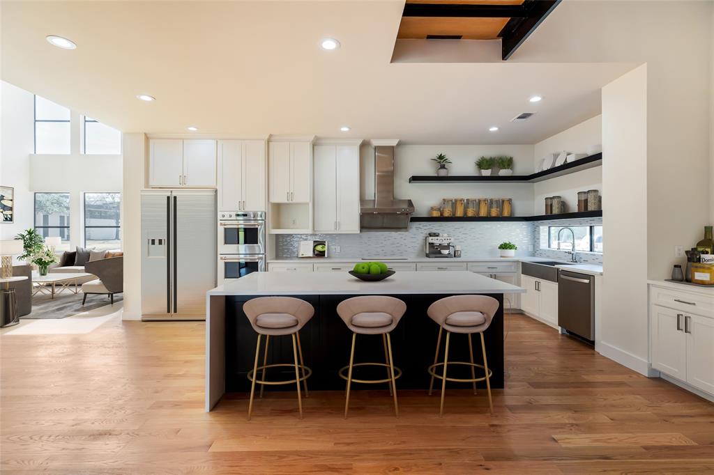 Royal Crest - Residential