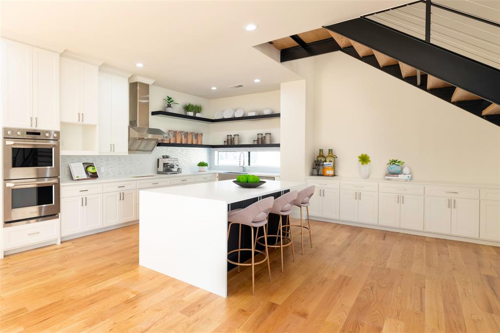 Royal Crest - Residential